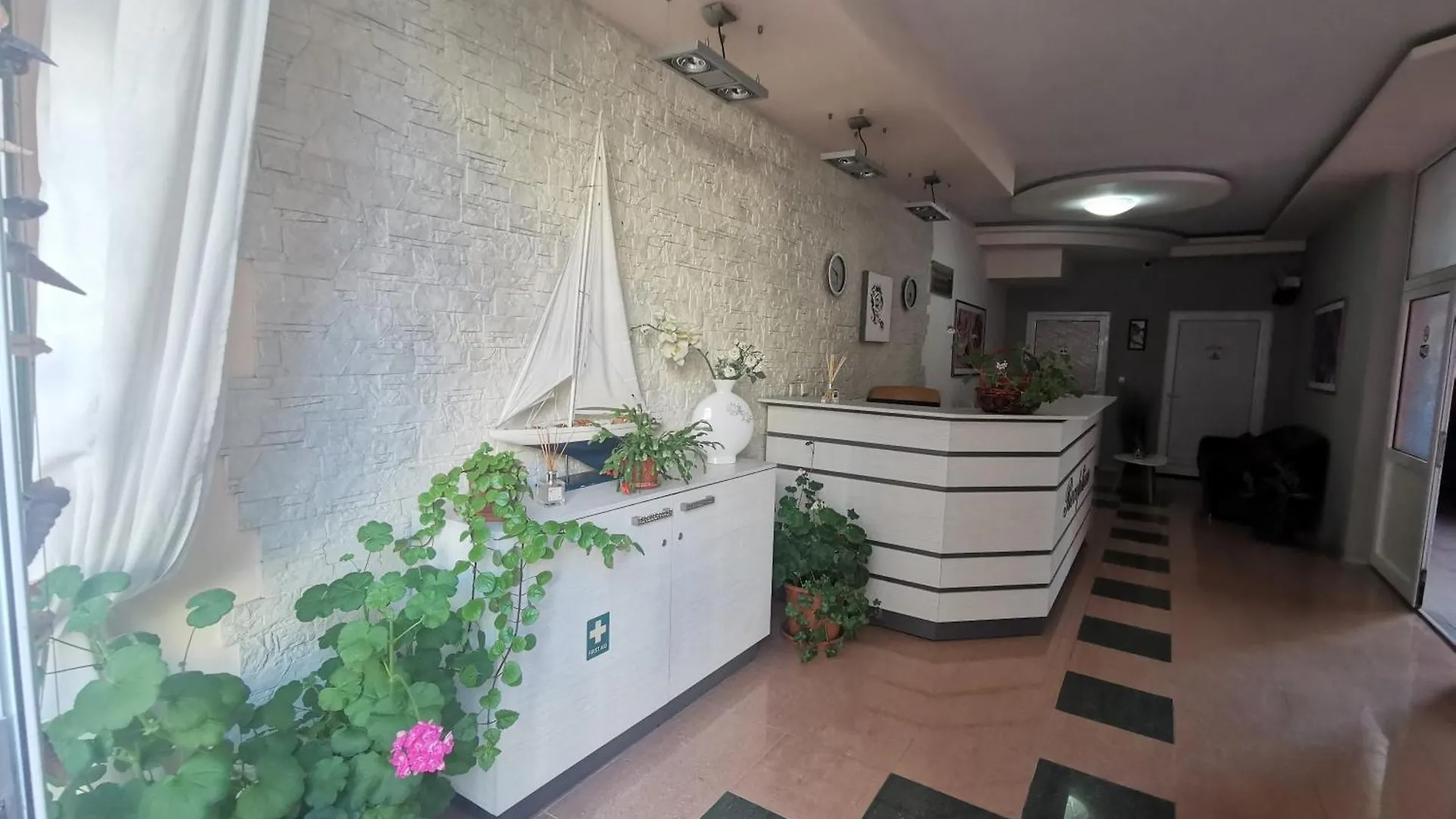 Rose Garden Omax Apartments Sunny Beach 3*,  Bulgaria
