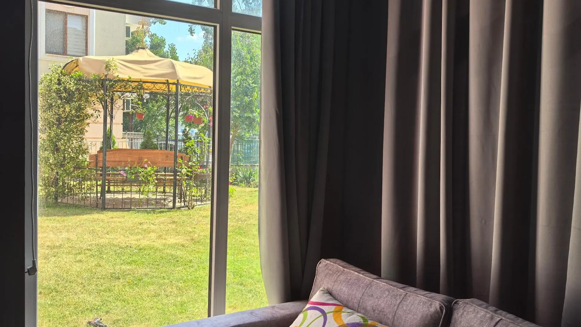 Rose Garden Omax Apartments Sunny Beach