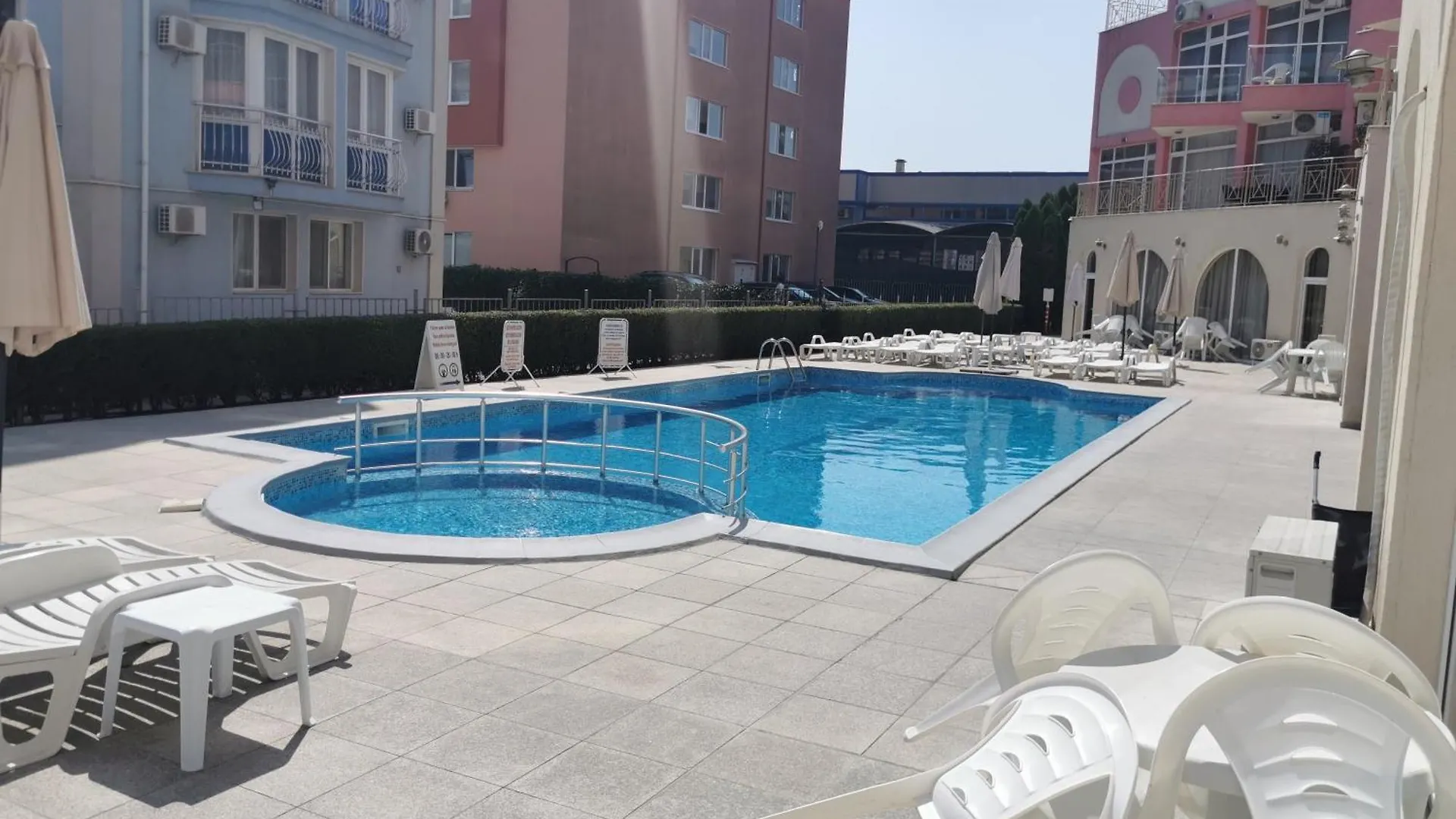 Rose Garden Omax Apartments Sunny Beach Hotel de apartamente