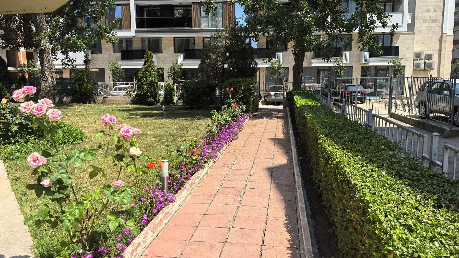 Rose Garden Omax Apartments Sluneční pobřeží Aparthotel