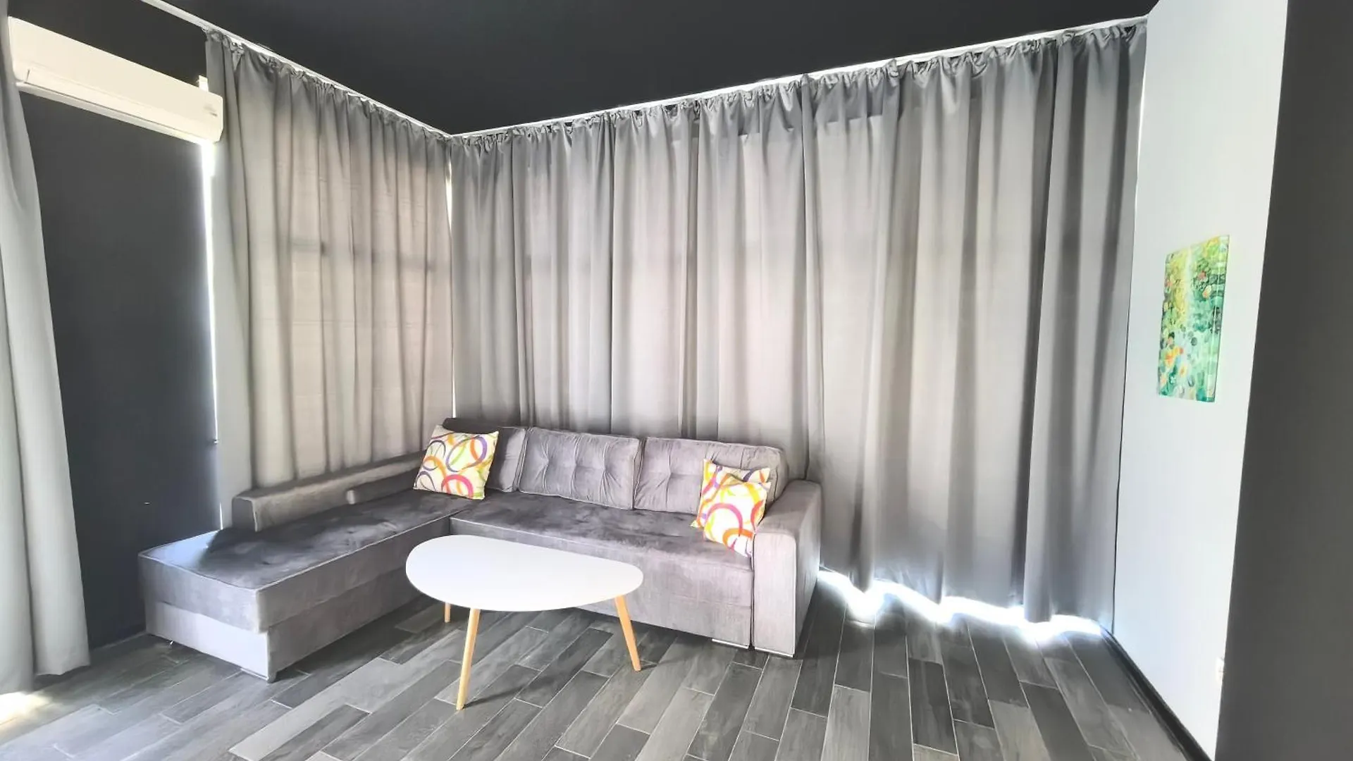 Rose Garden Omax Apartments Napospart Apartmanhotel