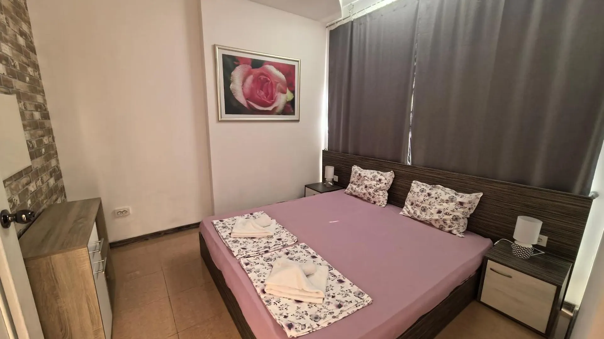 Apartmanhotel Rose Garden Omax Apartments Napospart