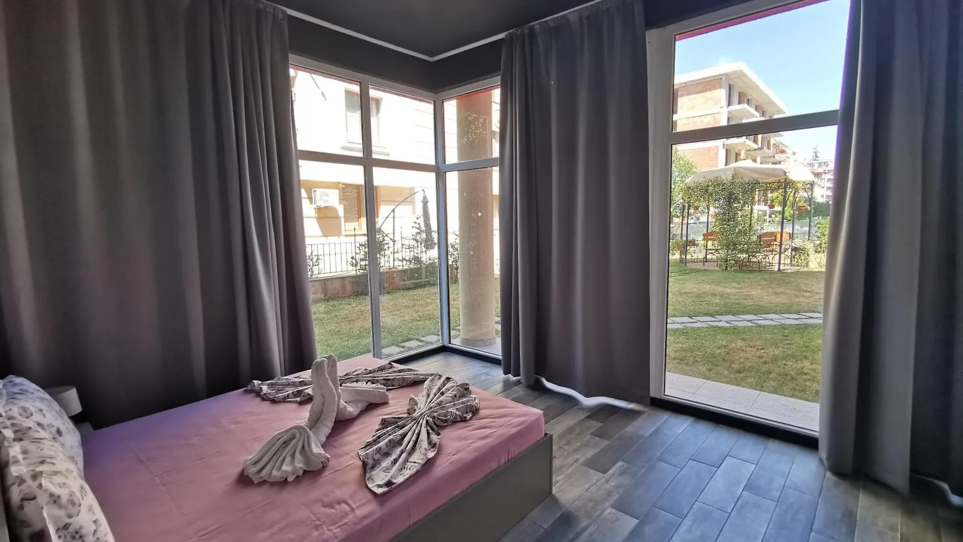 Rose Garden Omax Apartments Sluneční pobřeží 3*,  Bulharsko