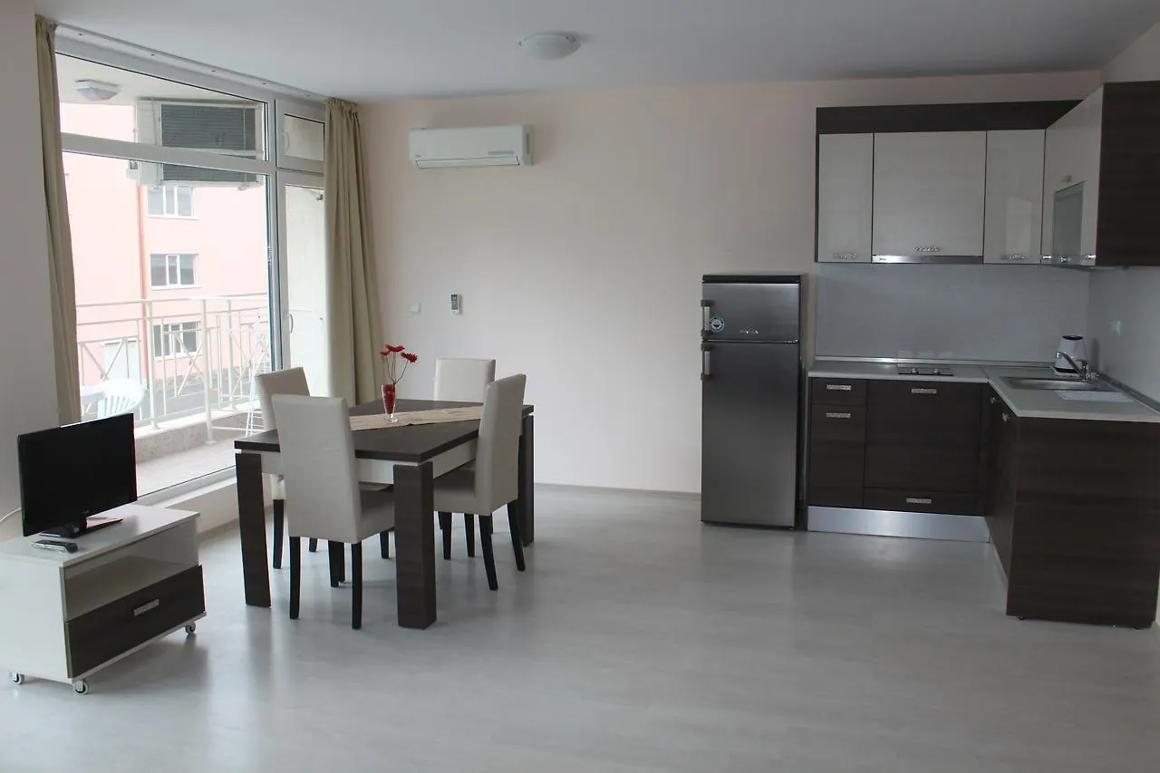 Rose Garden Omax Apartments Sunny Beach