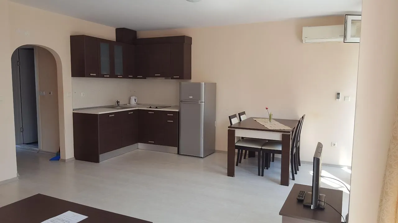 Rose Garden Omax Apartments Sunny Beach