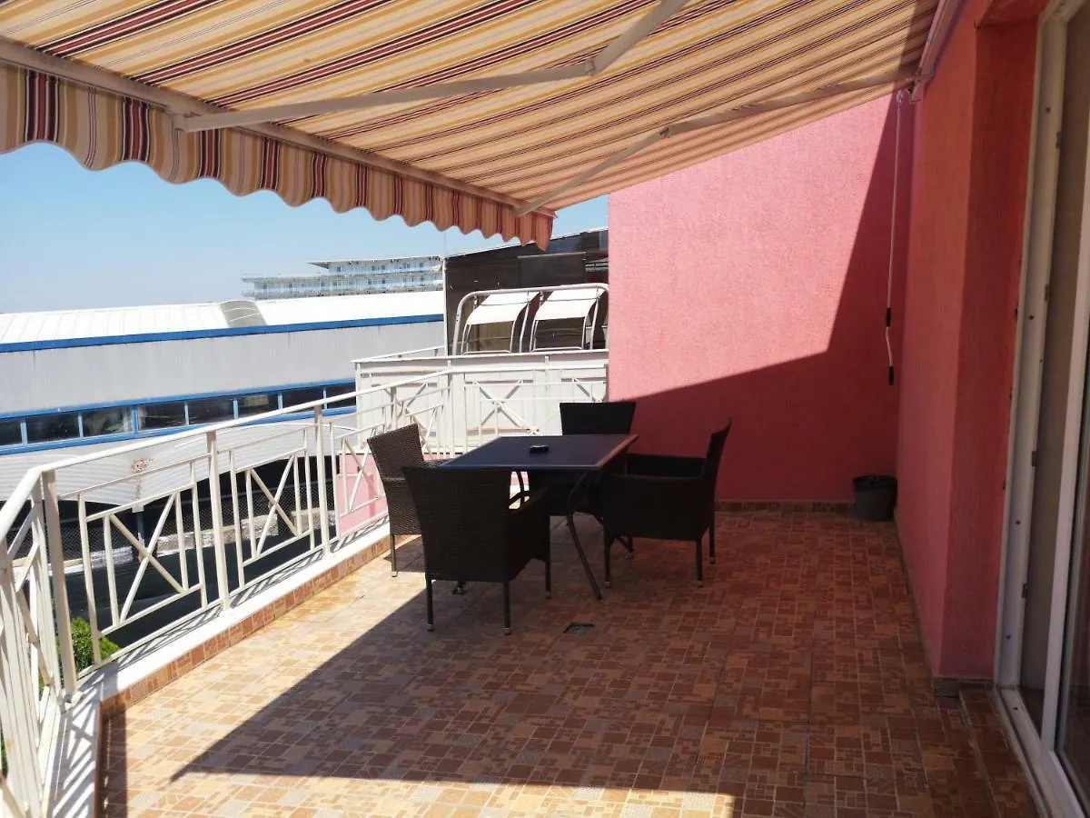 Rose Garden Omax Apartments Sunny Beach Hotel de apartamente